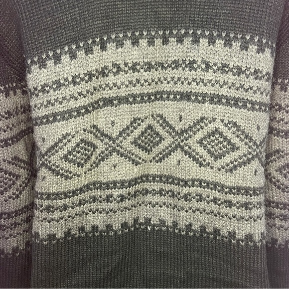 Men’s Chunky Knit Patterned Sweater - Wool Blend - Size Large - Picture 5 of 9